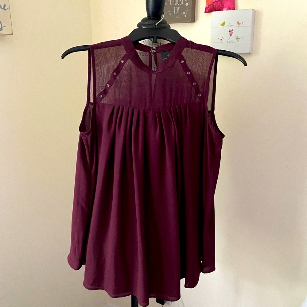 Sleeveless blouse
